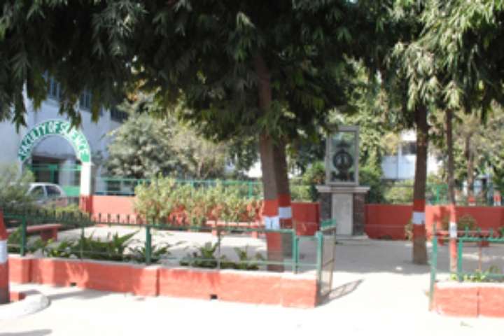 https://cache.careers360.mobi/media/colleges/social-media/media-gallery/8639/2021/3/17/Inside View of Shri Varshney College Aligarh_Campus-View.jpg